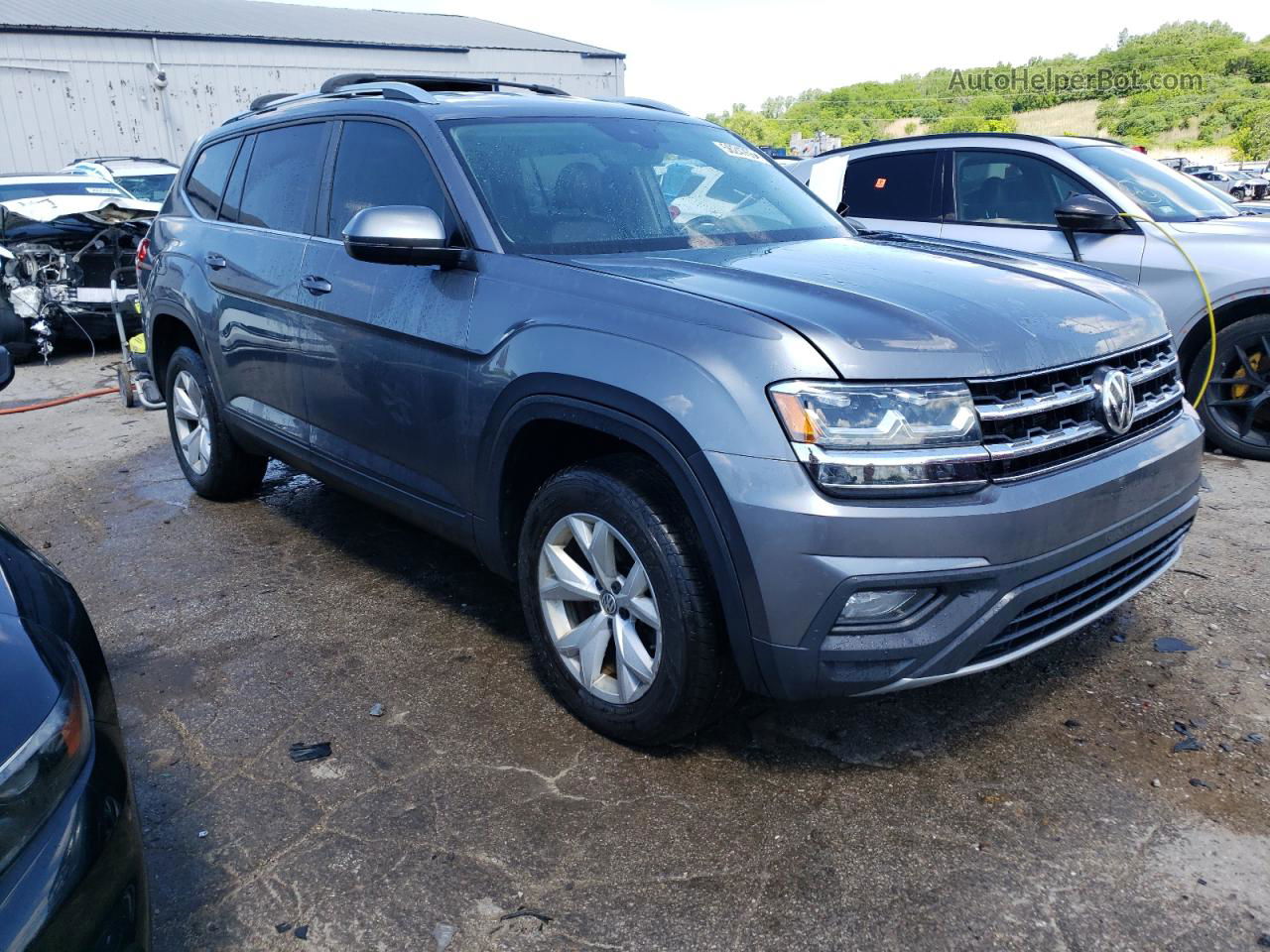 2018 Volkswagen Atlas Se Gray vin: 1V2LR2CA4JC517237