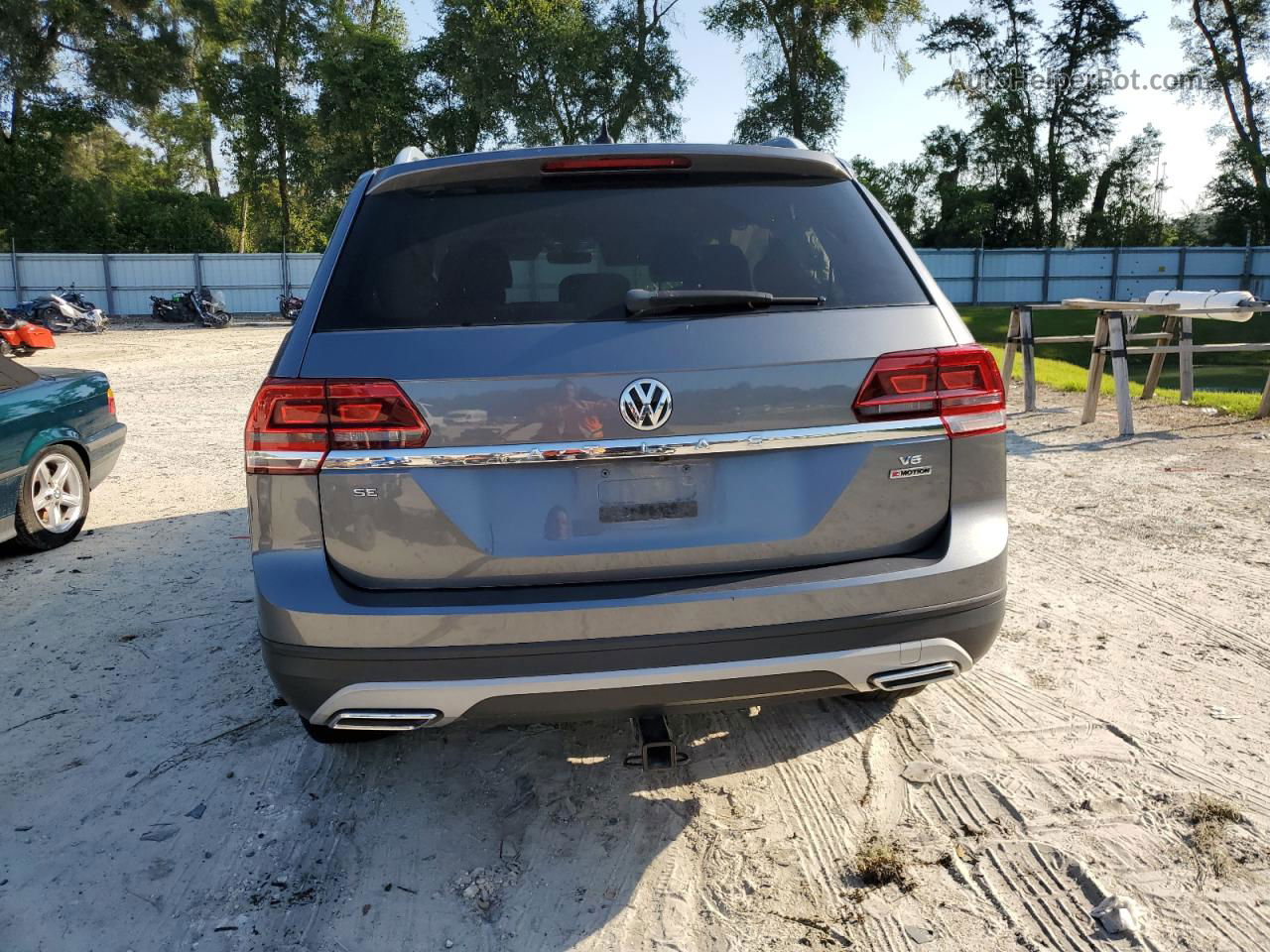 2018 Volkswagen Atlas Se Gray vin: 1V2LR2CA8JC556963