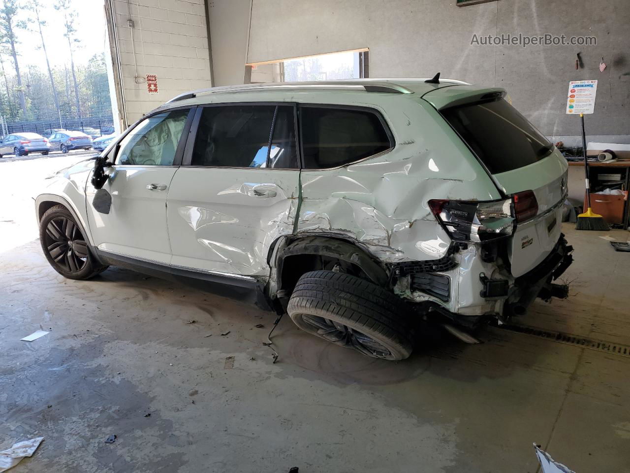 2018 Volkswagen Atlas Sel White vin: 1V2MR2CA2JC597223