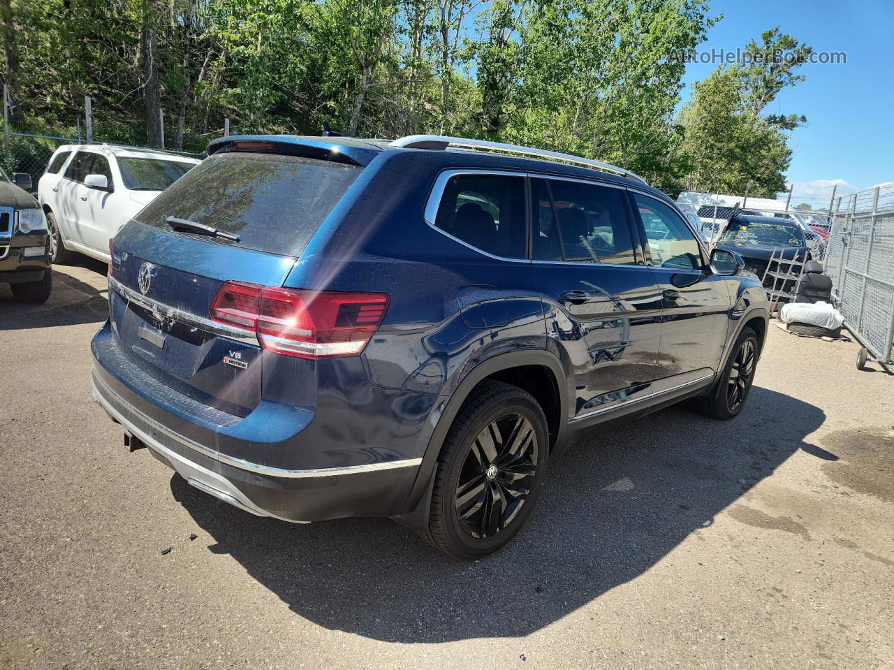 2018 Volkswagen Atlas Sel Premium Blue vin: 1V2NR2CA2JC557633