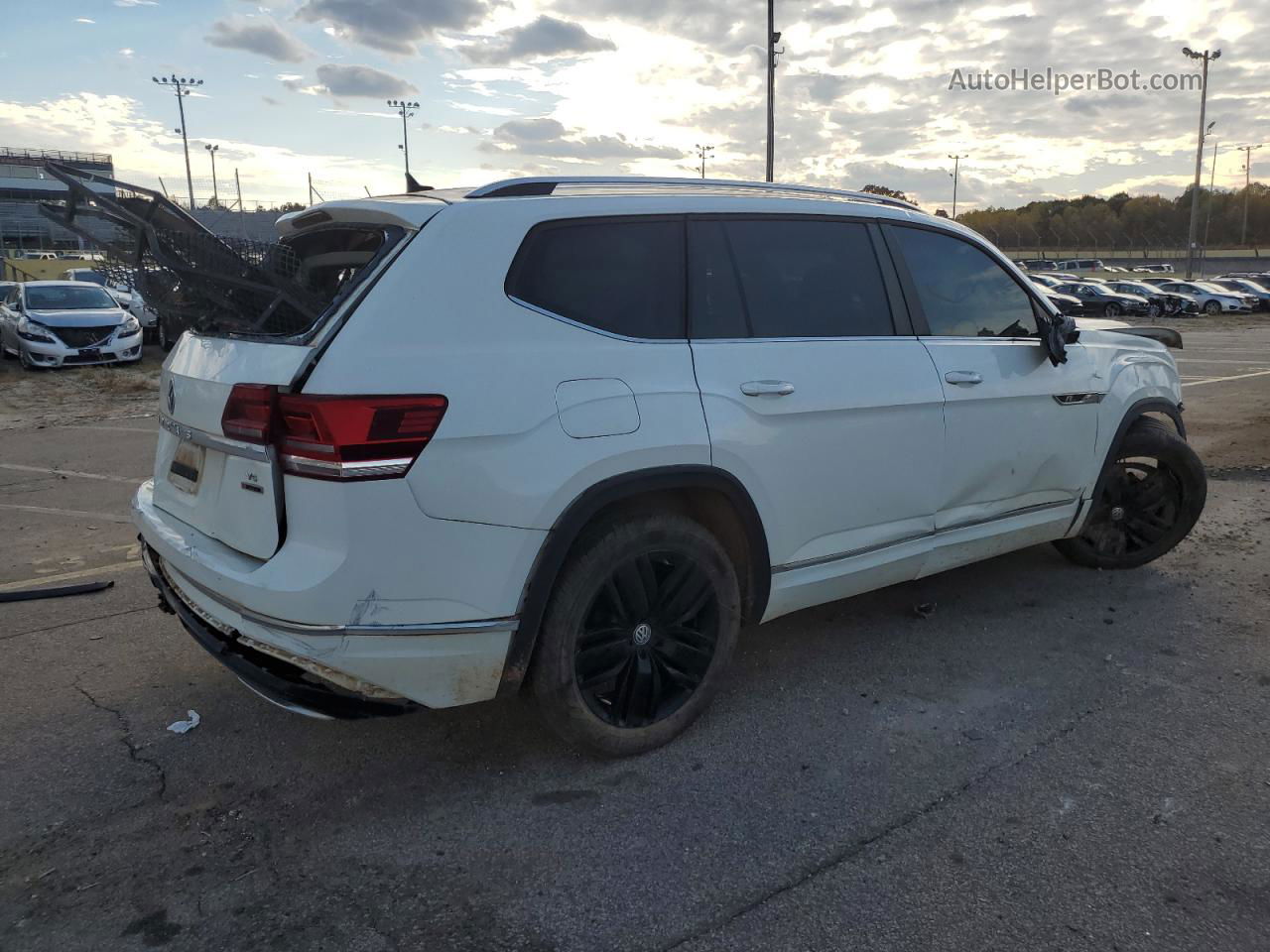 2018 Volkswagen Atlas Se White vin: 1V2PR2CA3JC589239