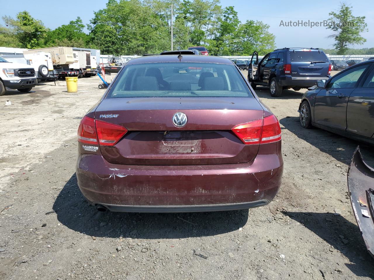 2012 Volkswagen Passat S Бордовый vin: 1VWAH7A30CC023552