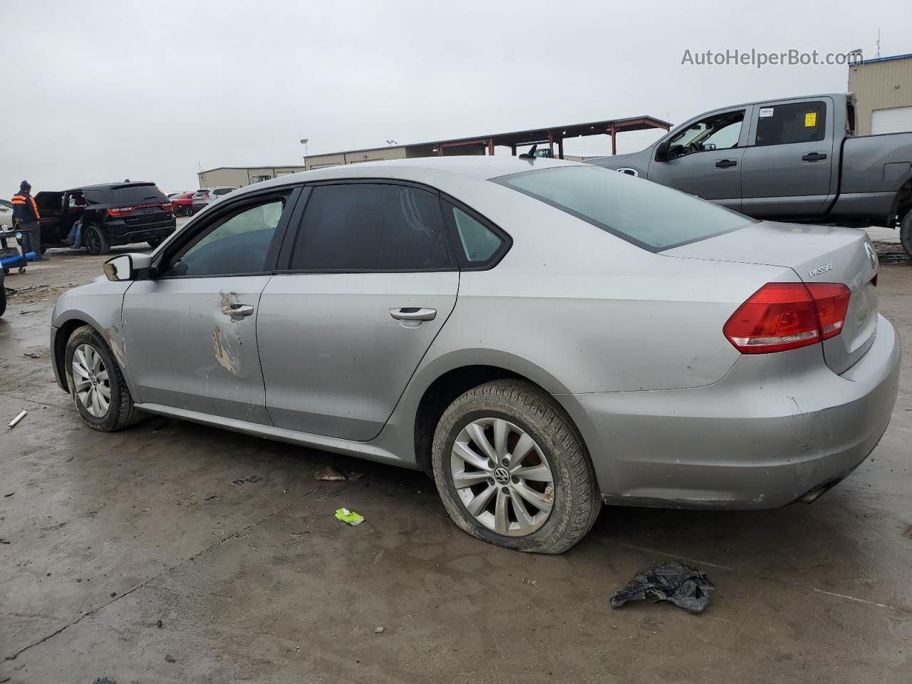 2013 Volkswagen Passat S Серебряный vin: 1VWAH7A32DC029127