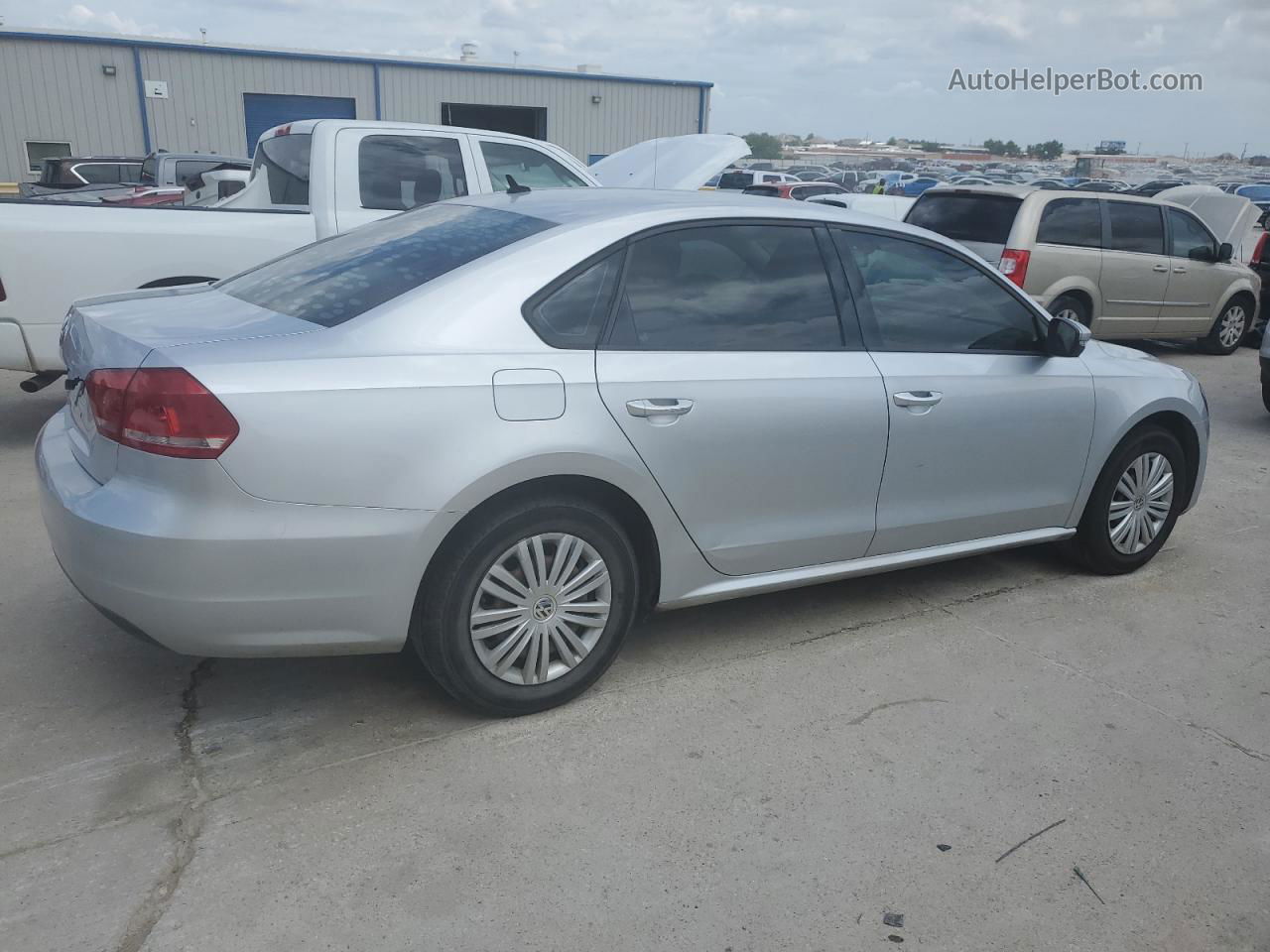 2014 Volkswagen Passat S Silver vin: 1VWAH7A32EC016038