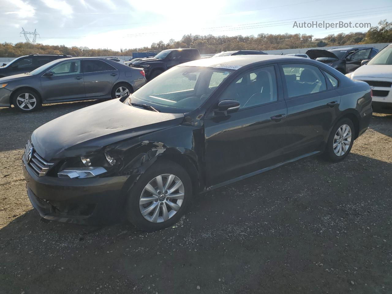 2013 Volkswagen Passat S Черный vin: 1VWAH7A33DC019593