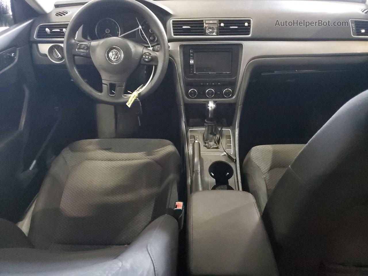 2012 Volkswagen Passat S Бордовый vin: 1VWAH7A34CC067781