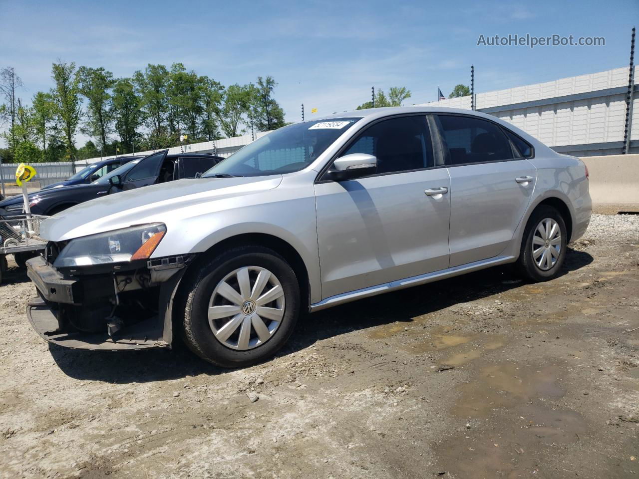 2013 Volkswagen Passat S Silver vin: 1VWAH7A34DC039514