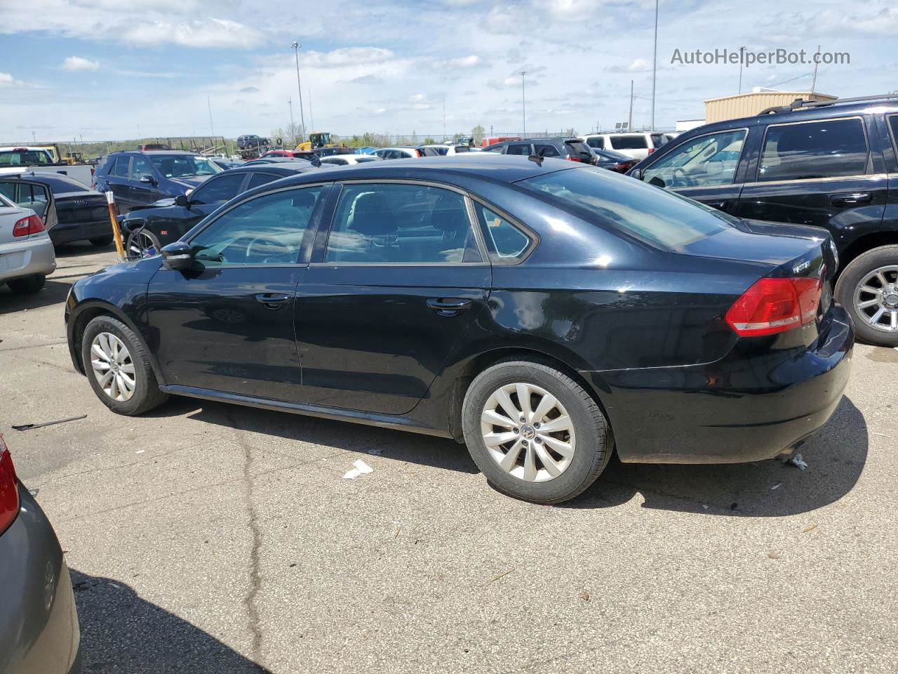 2013 Volkswagen Passat S Black vin: 1VWAH7A35DC094084