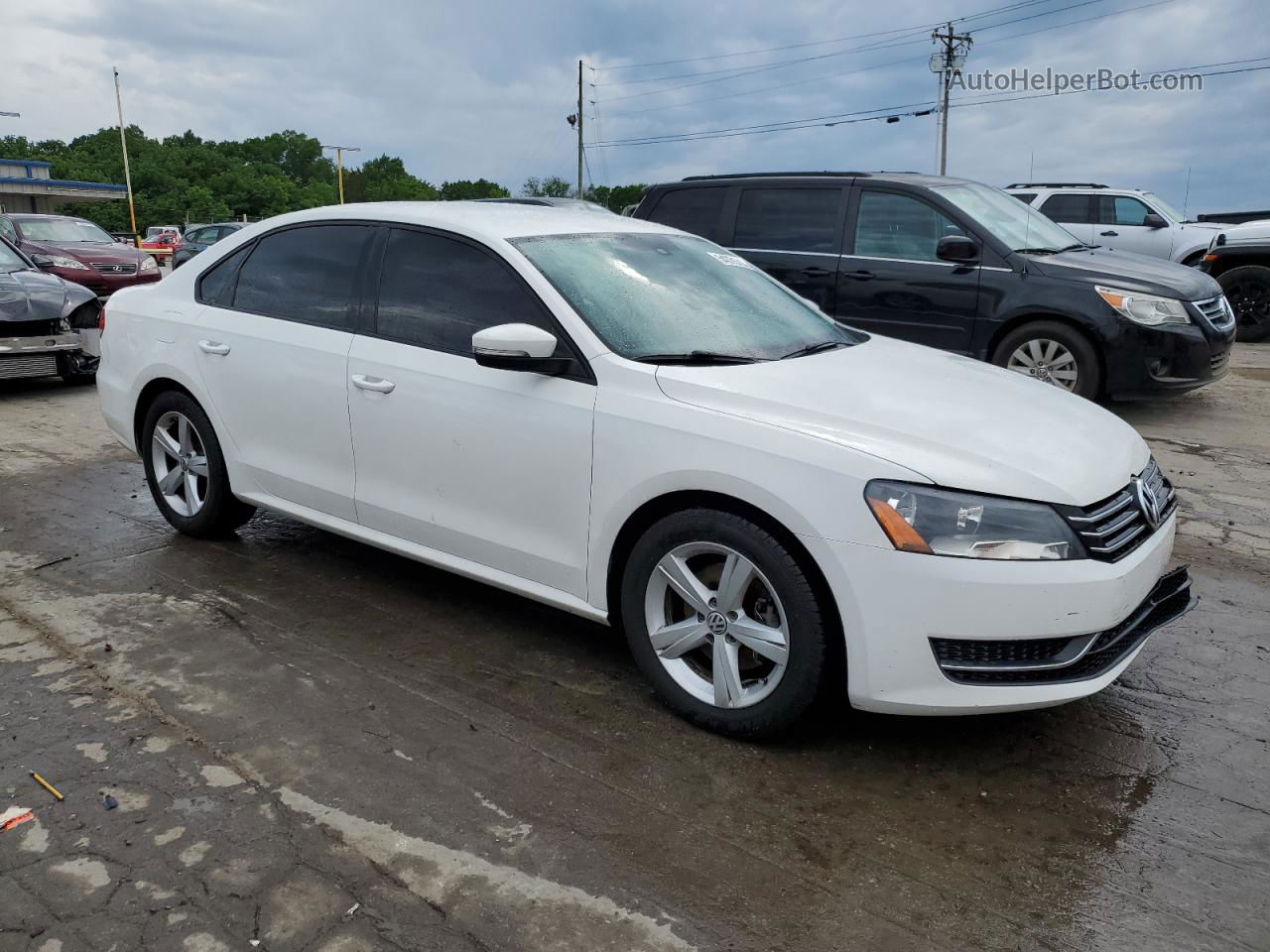 2014 Volkswagen Passat S Белый vin: 1VWAH7A35EC003025