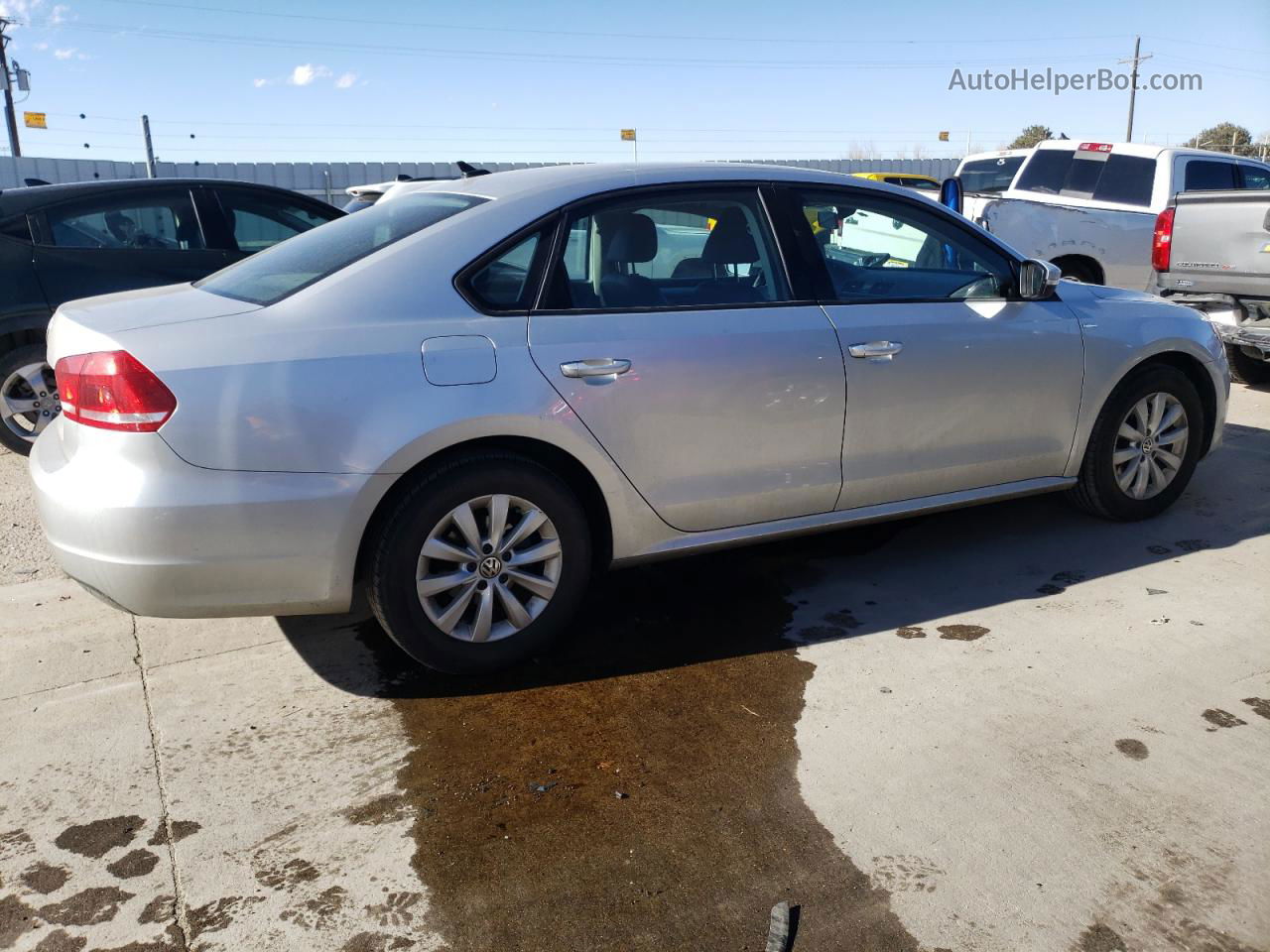 2013 Volkswagen Passat S Silver vin: 1VWAH7A39DC141519