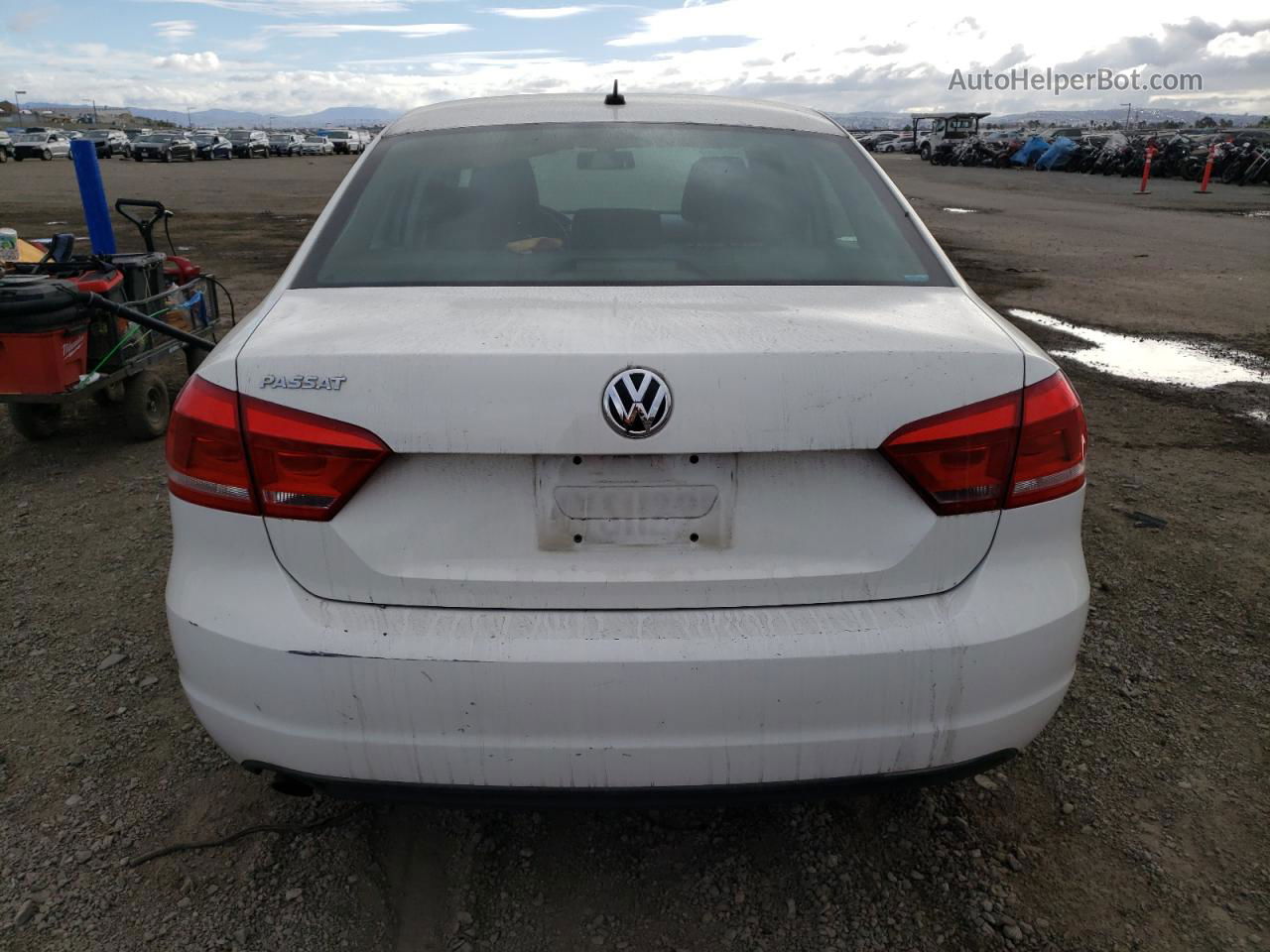 2013 Volkswagen Passat S White vin: 1VWAP7A31DC075289