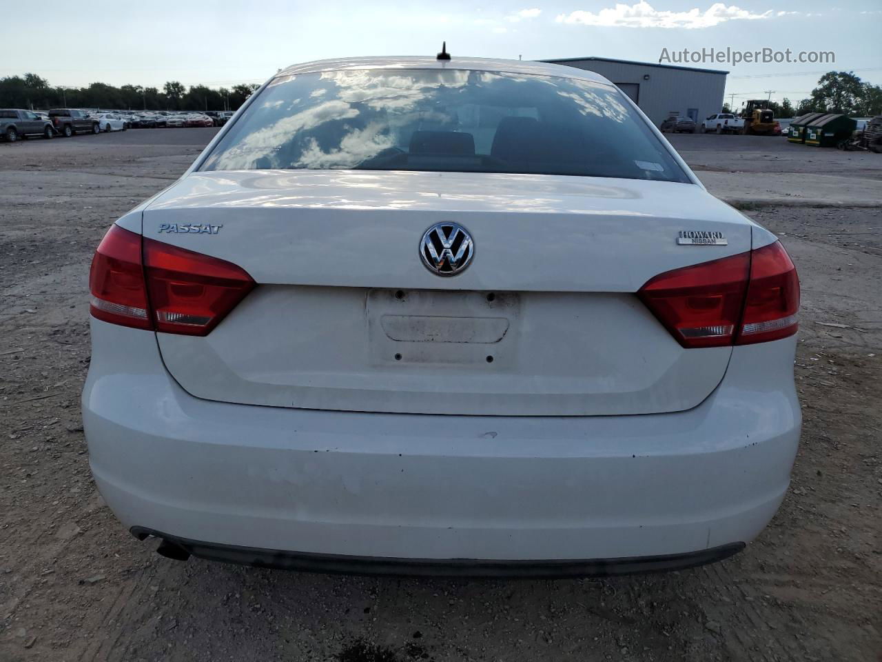 2013 Volkswagen Passat S White vin: 1VWAP7A31DC131537