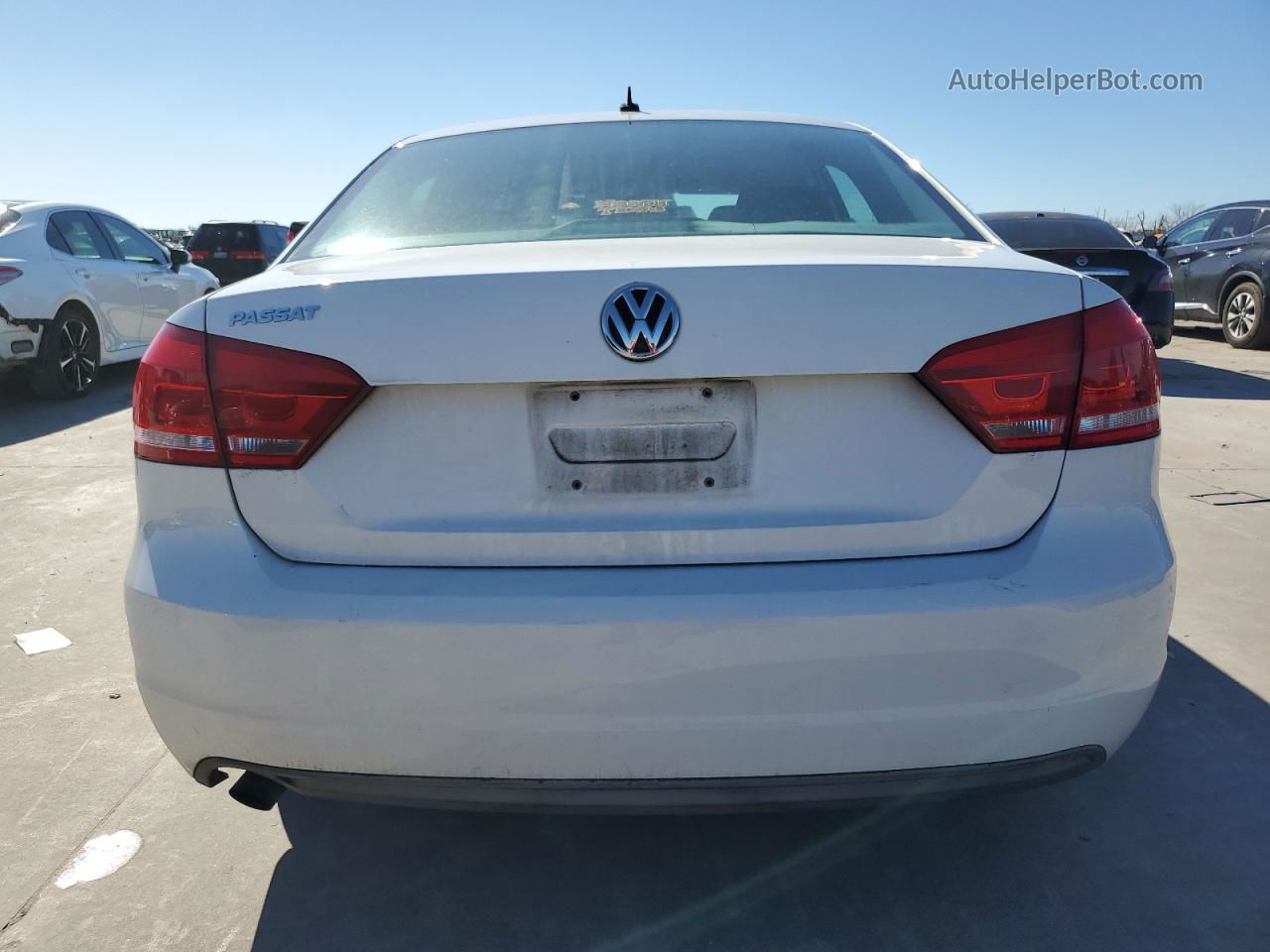 2014 Volkswagen Passat S White vin: 1VWAP7A31EC020651