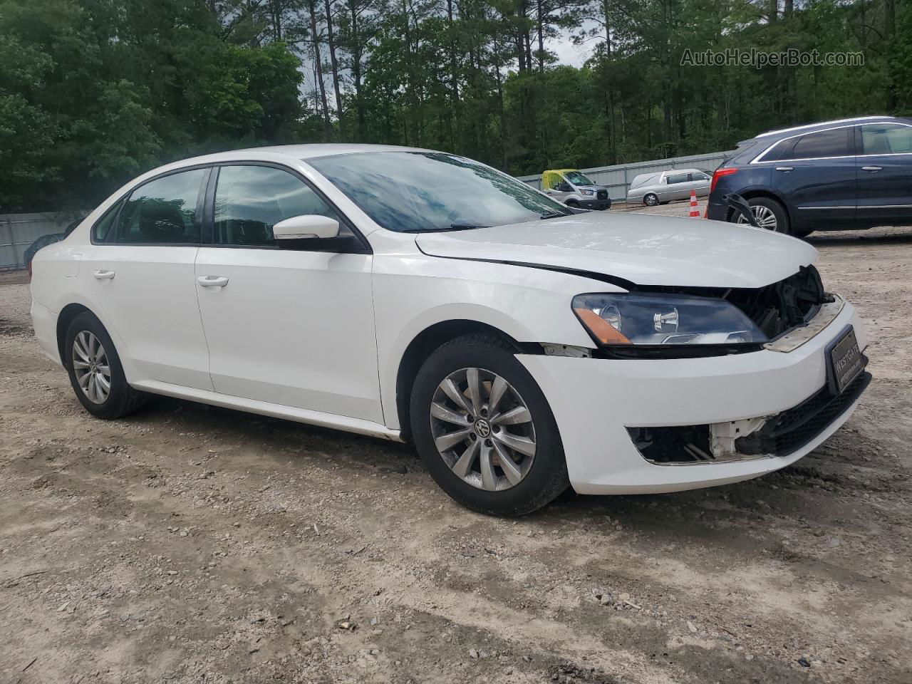 2012 Volkswagen Passat S Белый vin: 1VWAP7A32CC075168