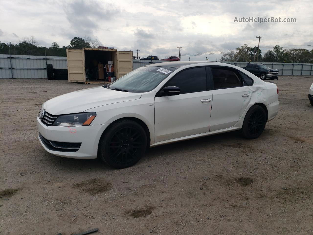 2013 Volkswagen Passat S Белый vin: 1VWAP7A32DC138576