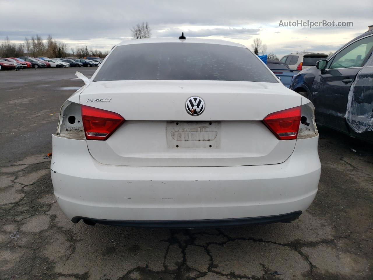 2014 Volkswagen Passat S White vin: 1VWAP7A32EC009786