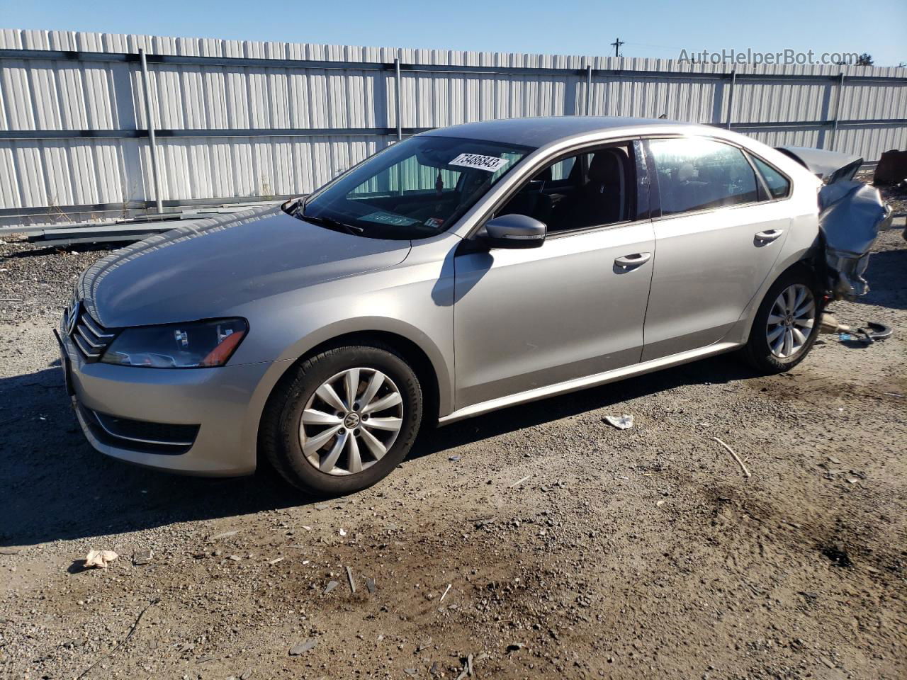 2014 Volkswagen Passat S Серебряный vin: 1VWAP7A33EC009098