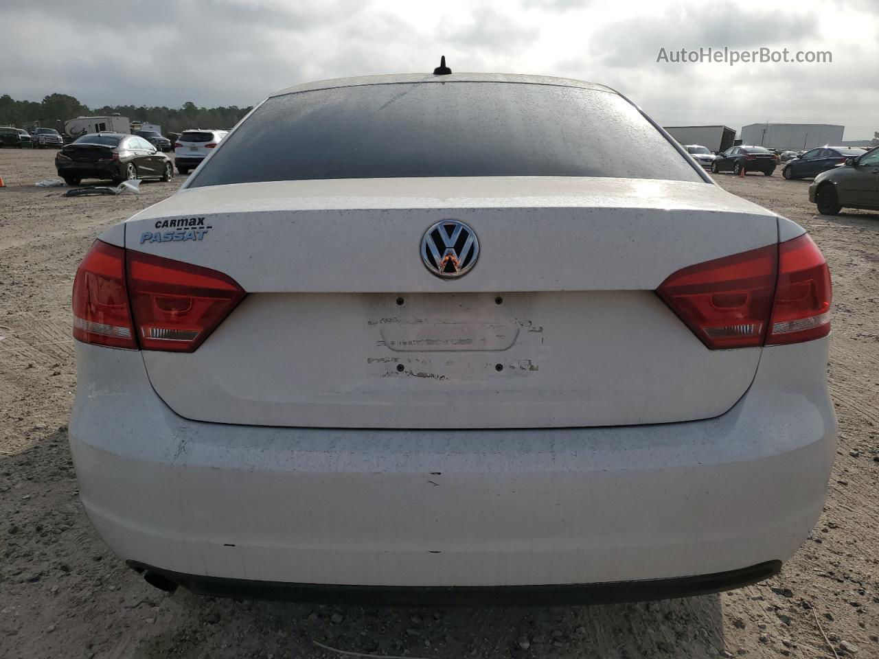 2014 Volkswagen Passat S White vin: 1VWAP7A33EC017881