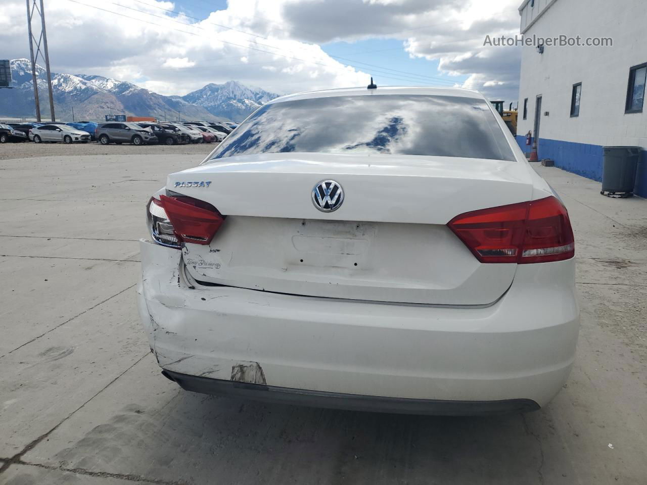 2013 Volkswagen Passat S White vin: 1VWAP7A34DC052217