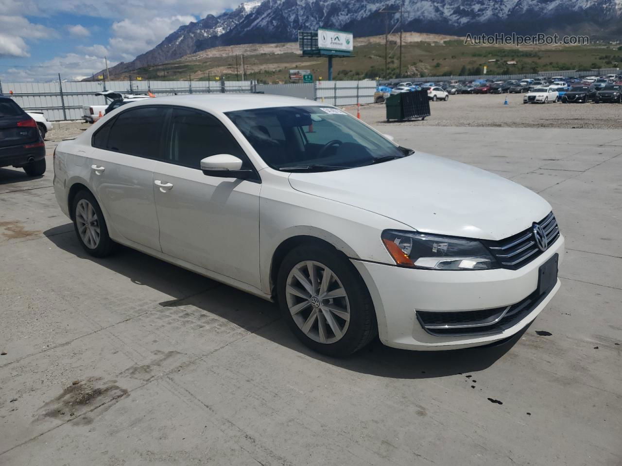 2013 Volkswagen Passat S White vin: 1VWAP7A34DC052217