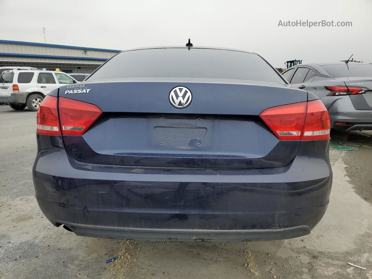 2014 Volkswagen Passat S Синий vin: 1VWAP7A34EC024340