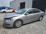 2013 Volkswagen Passat S Серебряный vin: 1VWAP7A35DC140337