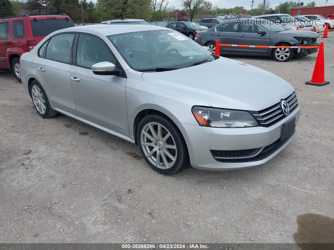 2014 Volkswagen Passat 2.5l S Серебряный vin: 1VWAP7A37EC023862