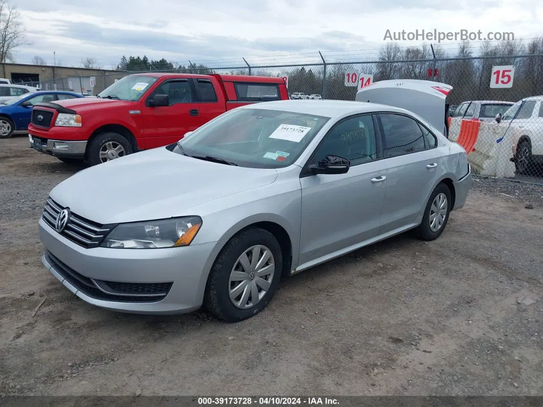 2013 Volkswagen Passat 2.5l S Серебряный vin: 1VWAP7A38DC025876