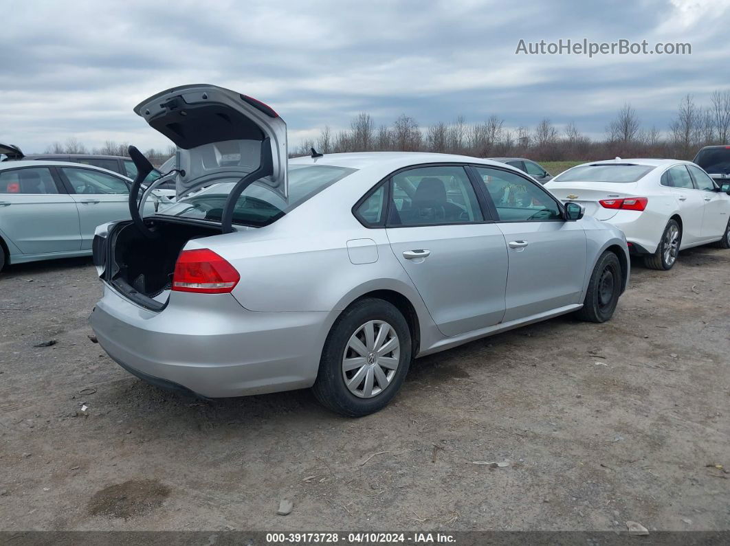 2013 Volkswagen Passat 2.5l S Серебряный vin: 1VWAP7A38DC025876