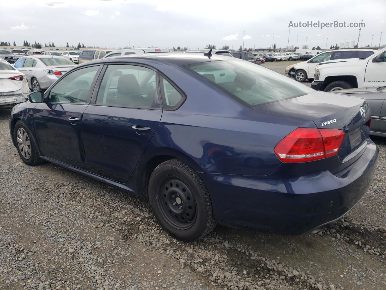 2013 Volkswagen Passat S Синий vin: 1VWAP7A38DC123564