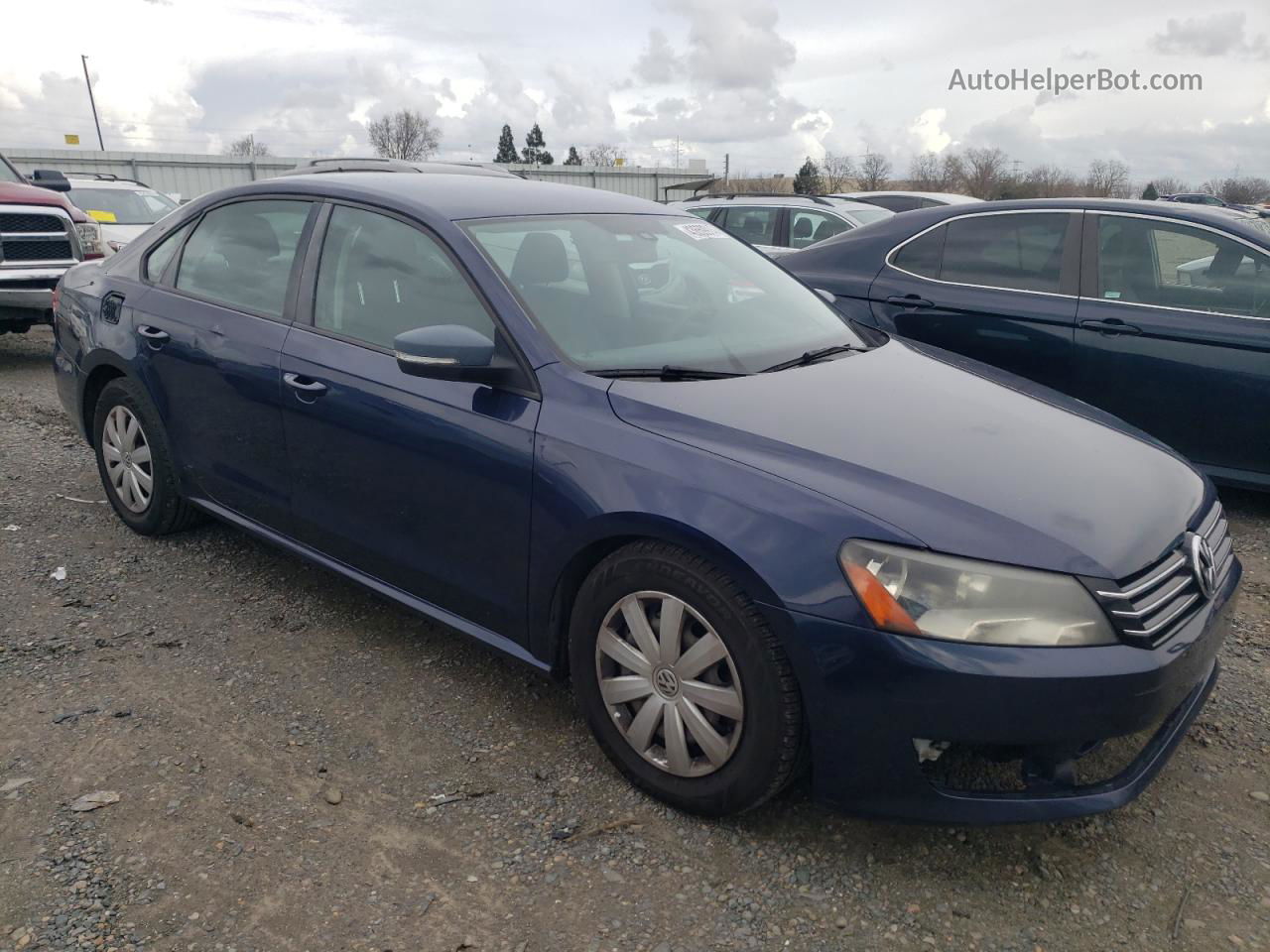 2013 Volkswagen Passat S Синий vin: 1VWAP7A38DC123564