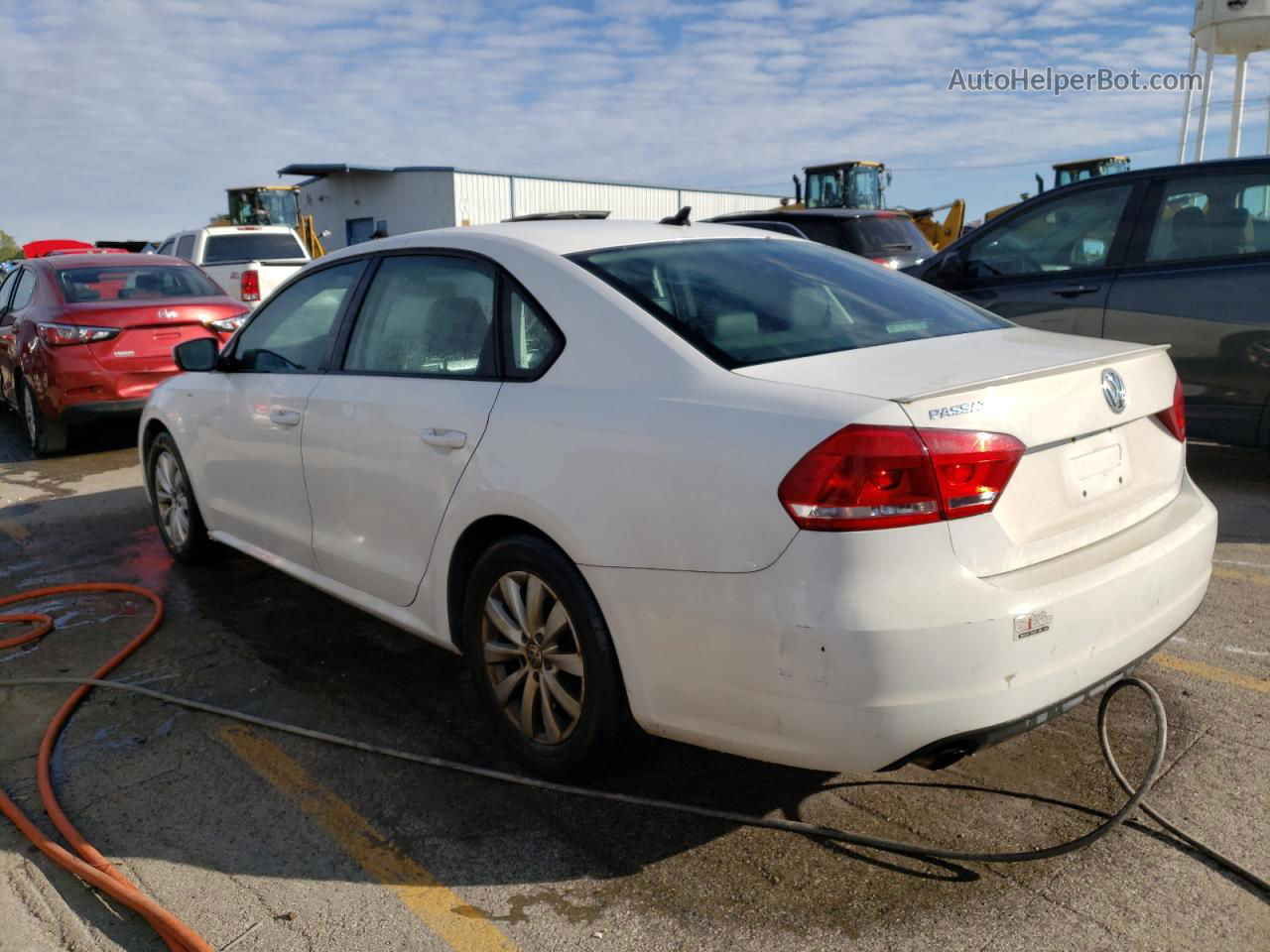 2013 Volkswagen Passat S White vin: 1VWAP7A38DC135312