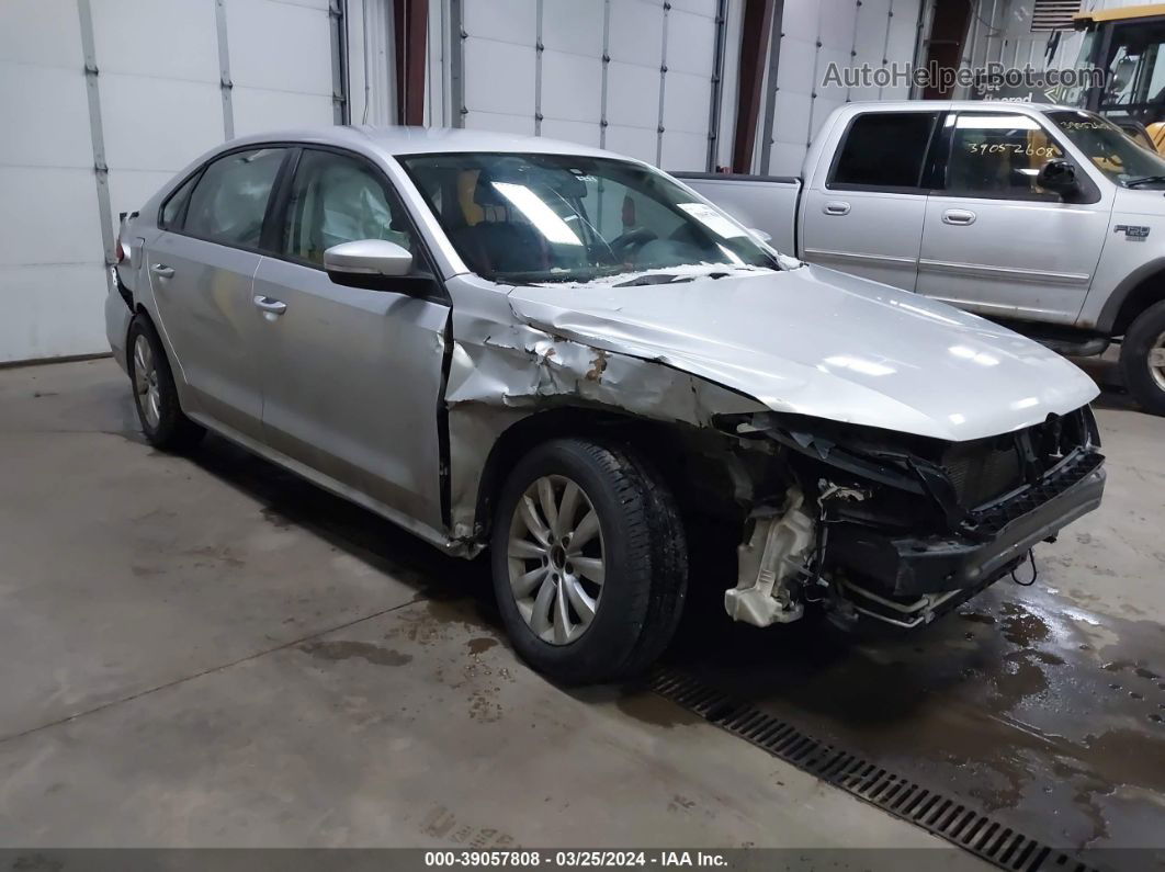 2013 Volkswagen Passat 2.5l S Silver vin: 1VWAP7A39DC006432