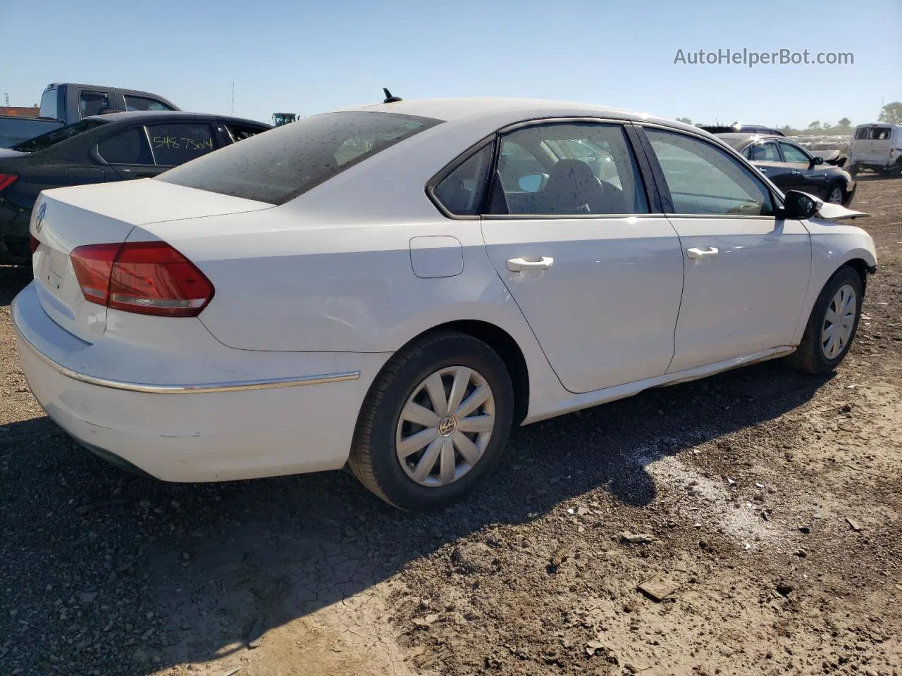 2012 Volkswagen Passat S Белый vin: 1VWAP7A3XCC063379