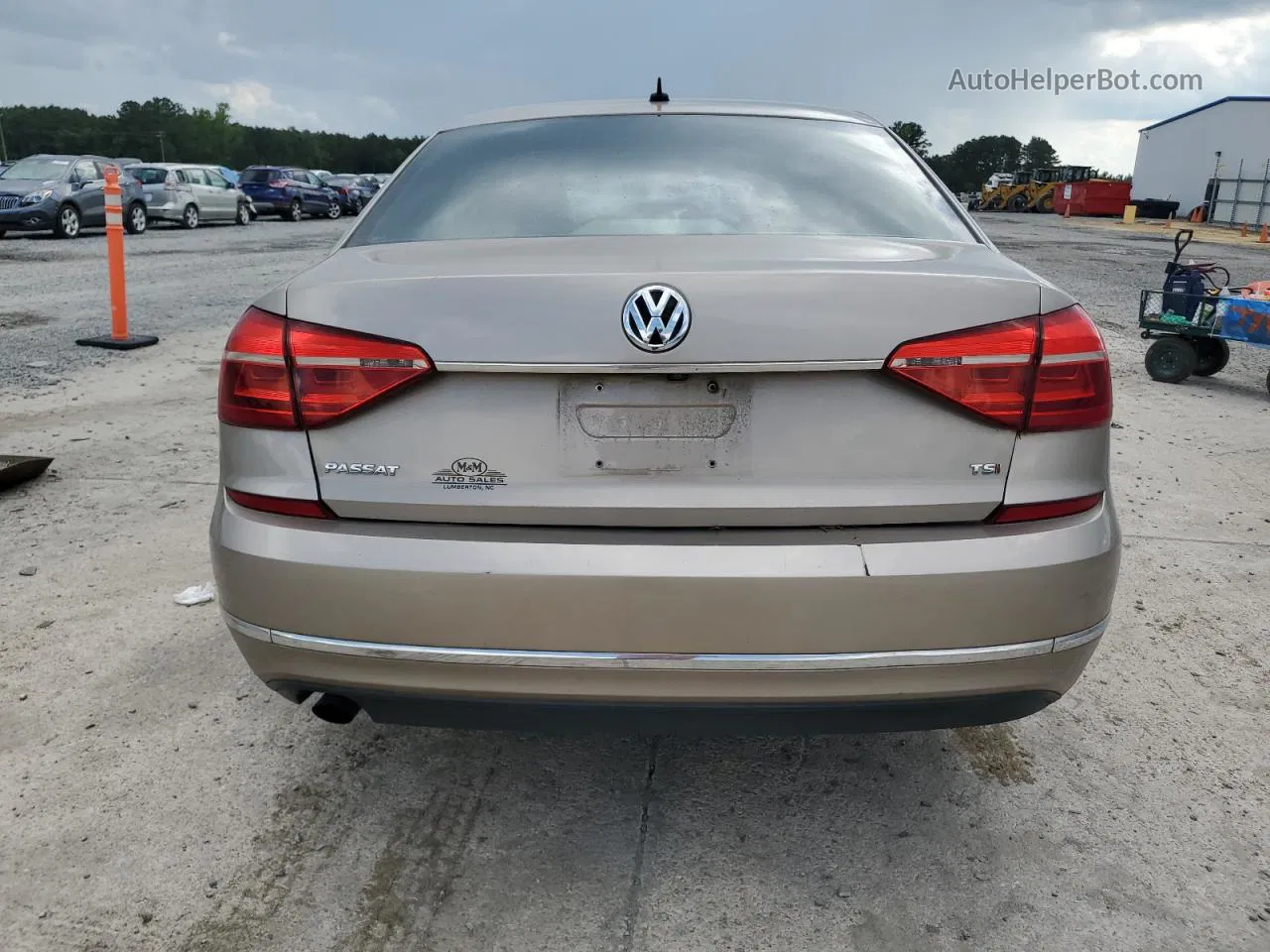 2016 Volkswagen Passat S Бежевый vin: 1VWAS7A30GC011893