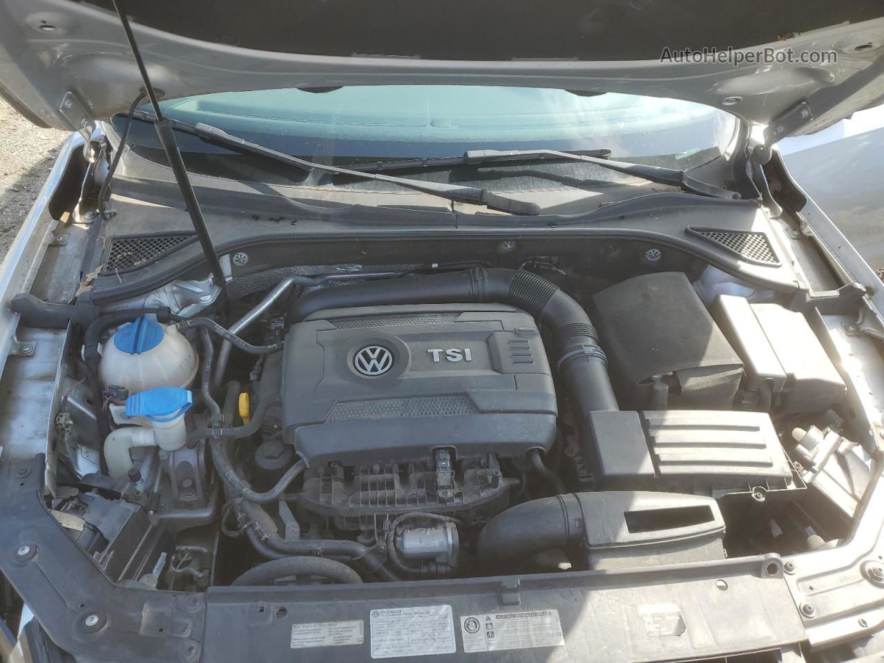 2015 Volkswagen Passat S Серебряный vin: 1VWAS7A32FC111220