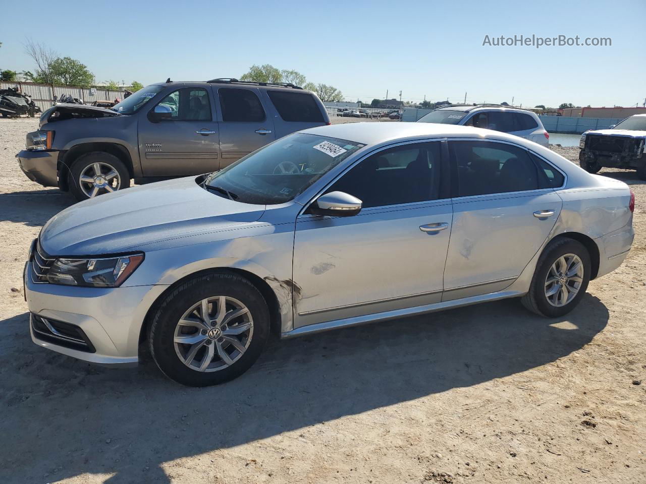 2016 Volkswagen Passat S Серебряный vin: 1VWAS7A32GC030235