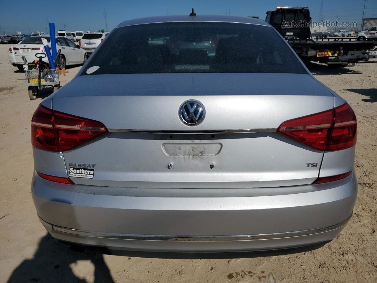 2016 Volkswagen Passat S Серебряный vin: 1VWAS7A32GC030235