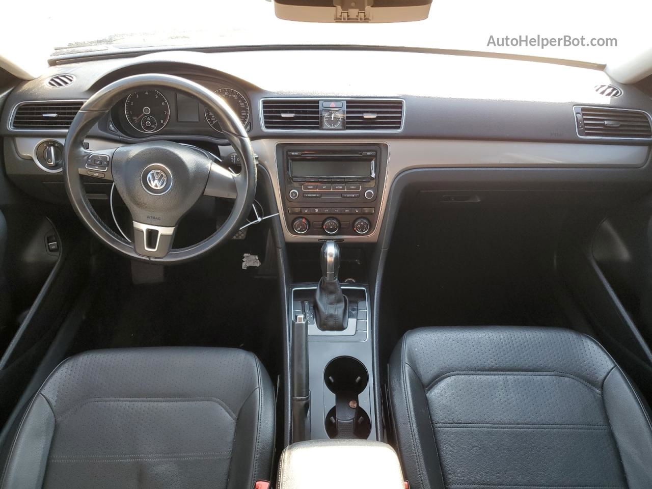 2014 Volkswagen Passat S Белый vin: 1VWAS7A34EC025096