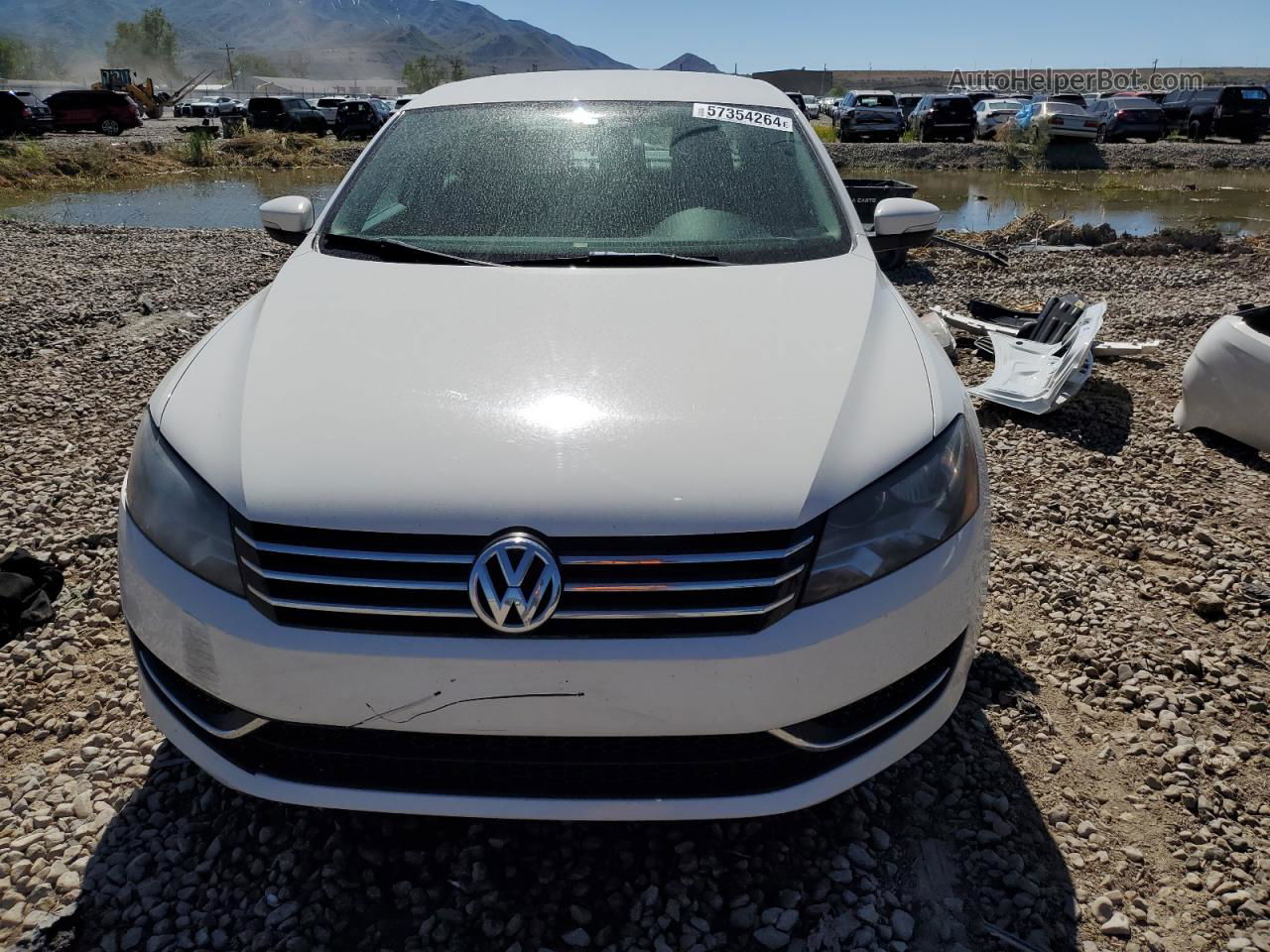 2014 Volkswagen Passat S Белый vin: 1VWAS7A36EC051246