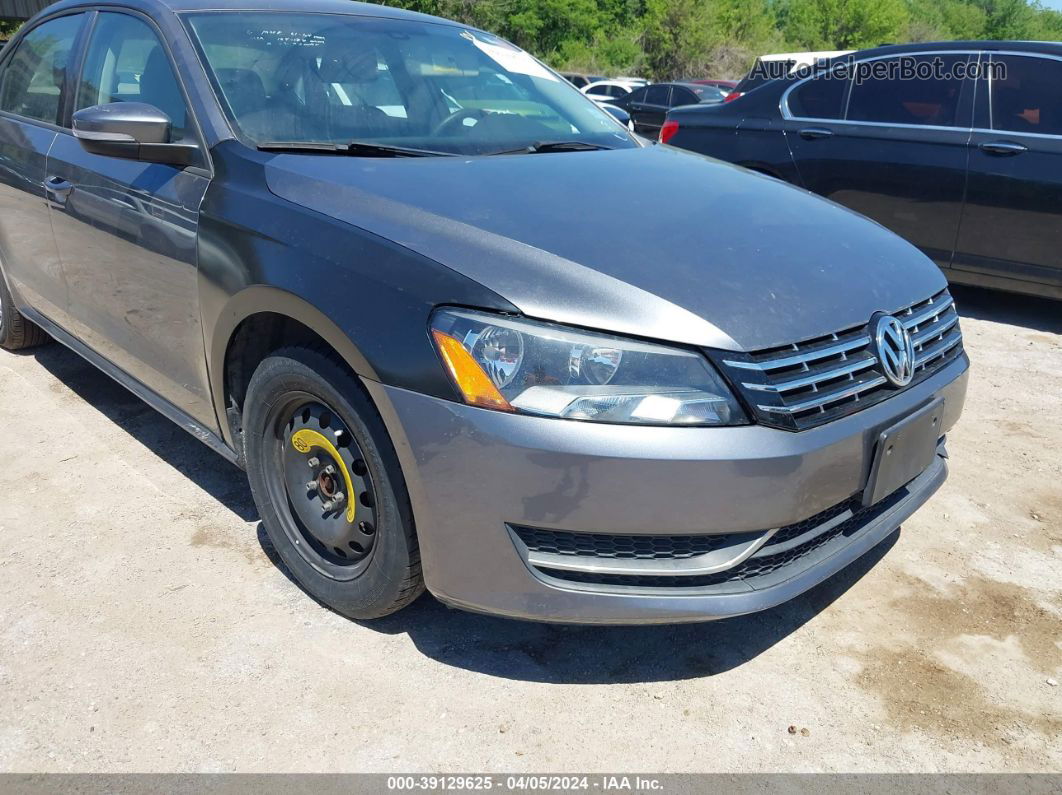 2015 Volkswagen Passat 1.8t S Серый vin: 1VWAS7A36FC029913