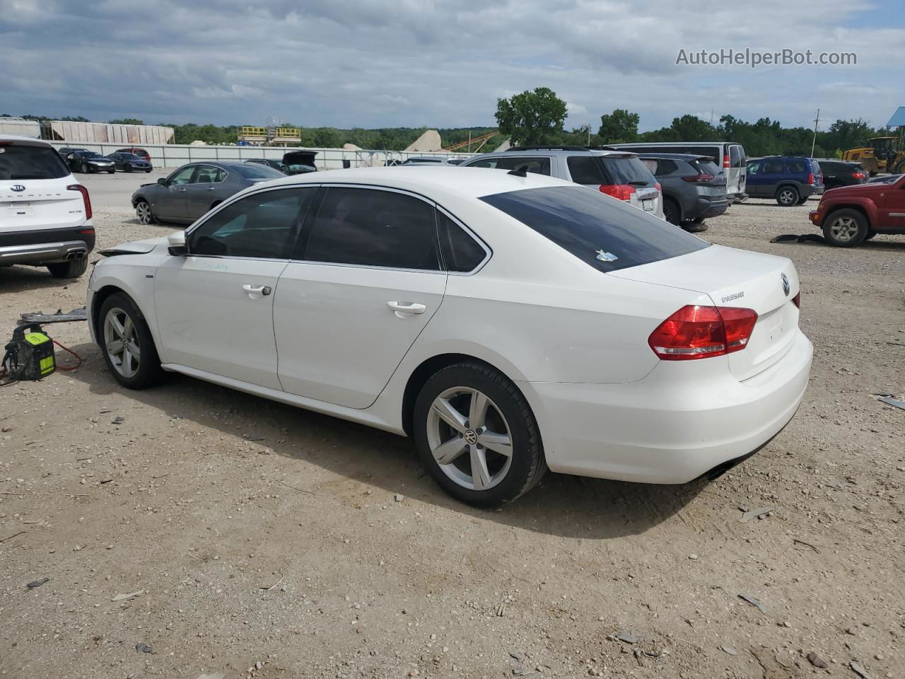 2015 Volkswagen Passat S White vin: 1VWAS7A36FC107543