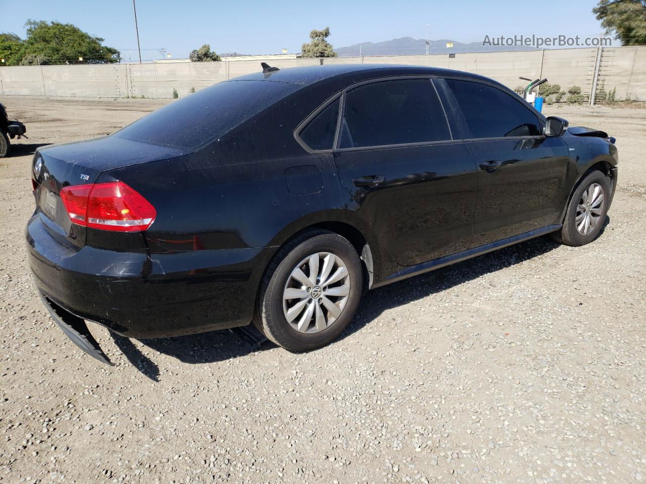 2015 Volkswagen Passat S Черный vin: 1VWAS7A37FC021593