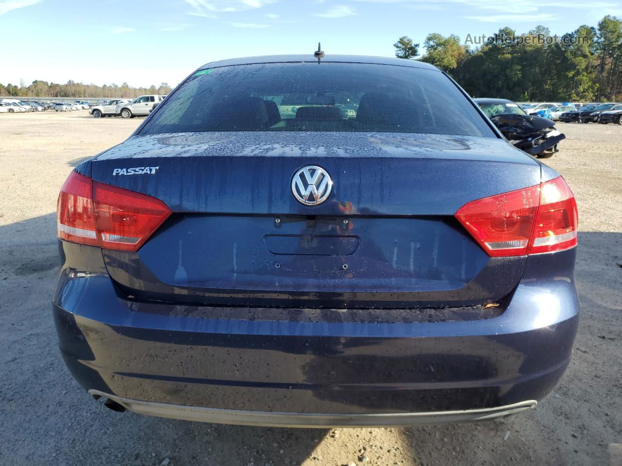 2014 Volkswagen Passat S Синий vin: 1VWAS7A38EC097709