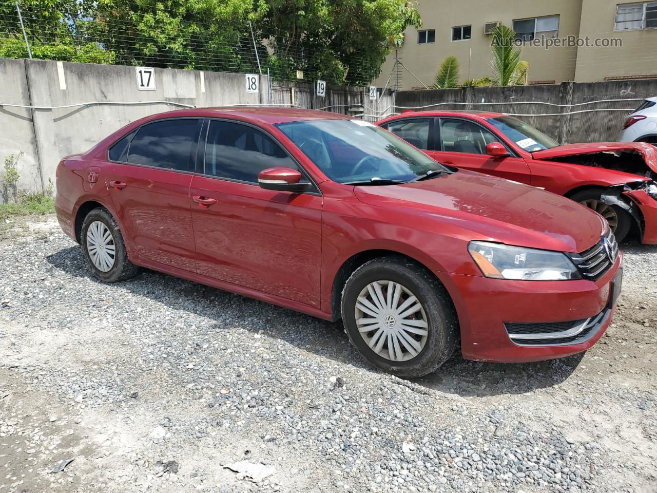 2015 Volkswagen Passat S Красный vin: 1VWAS7A38FC074402