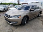 2015 Volkswagen Passat S Золотой vin: 1VWAS7A38FC111335