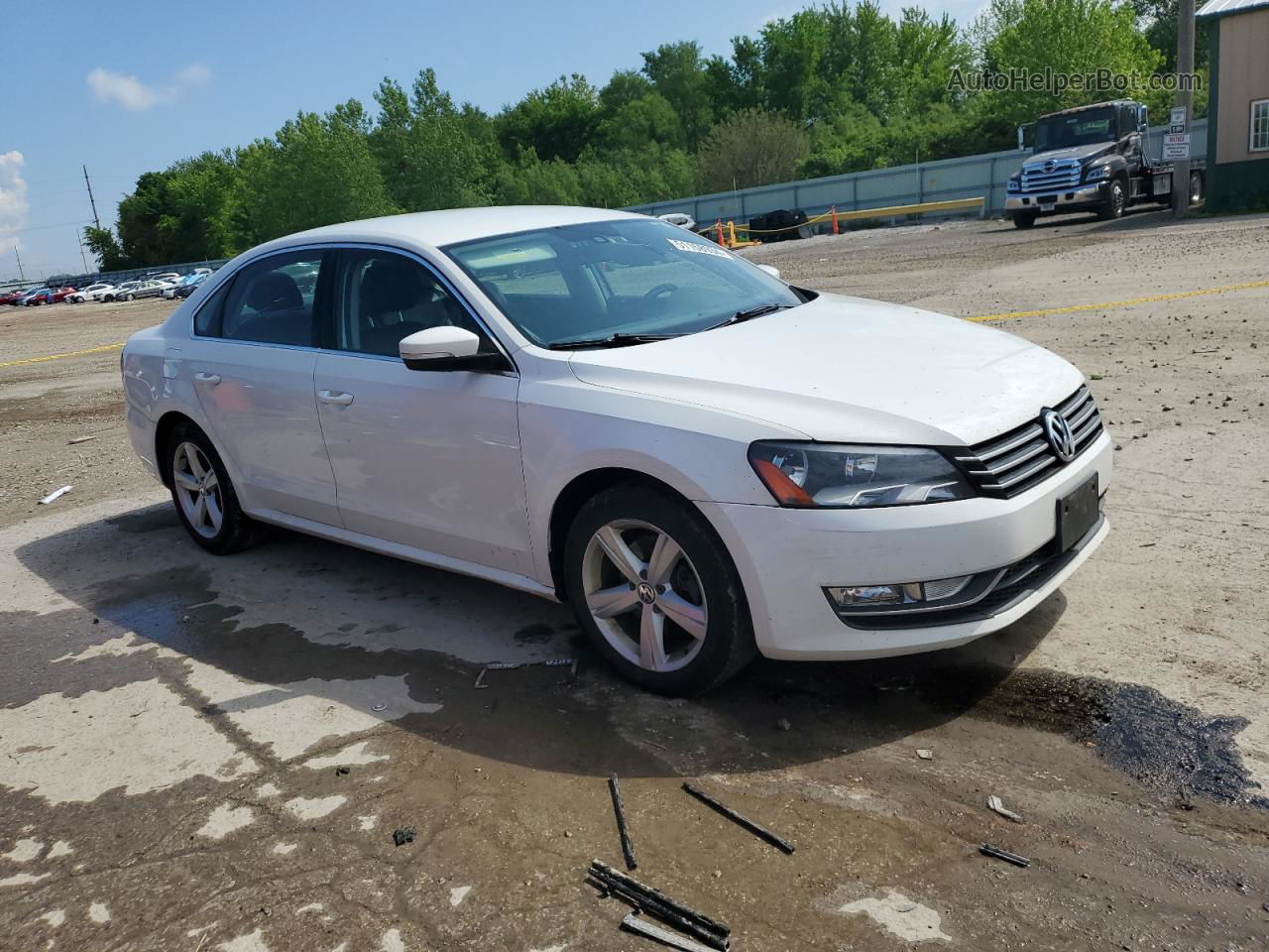 2015 Volkswagen Passat S Белый vin: 1VWAS7A38FC113571