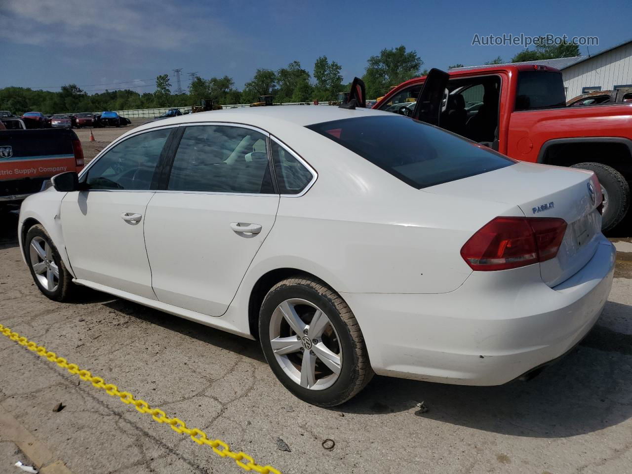 2015 Volkswagen Passat S Белый vin: 1VWAS7A38FC113571