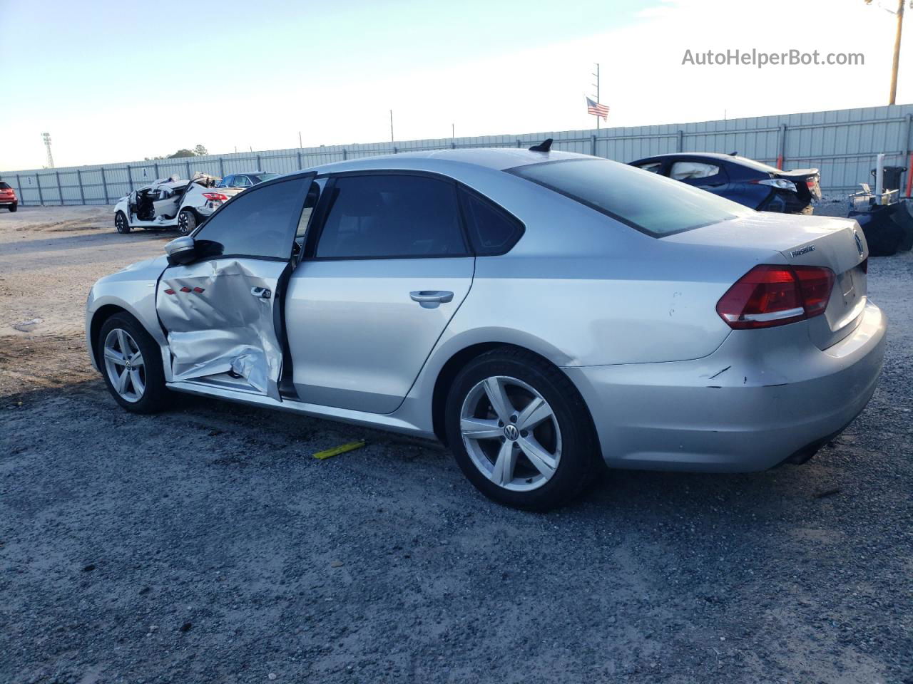 2014 Volkswagen Passat S Silver vin: 1VWAS7A39EC116624