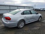 2016 Volkswagen Passat S Серебряный vin: 1VWAS7A39GC040339